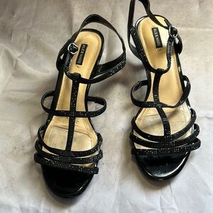 Alex Marie Black Patent Leather rhinestone low kitten 2” Heels dressy 9.5